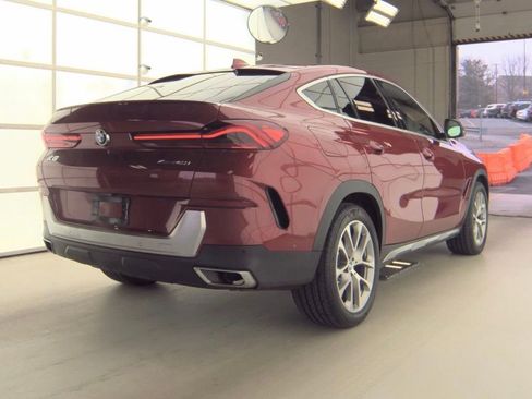 Used 2022 BMW X6 xDrive40i w/ Executive Package image 4