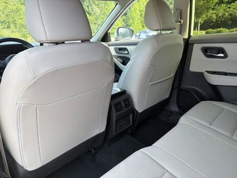 Certified 2024 Nissan Rogue SV w/ SV Premium Package FWD image 20