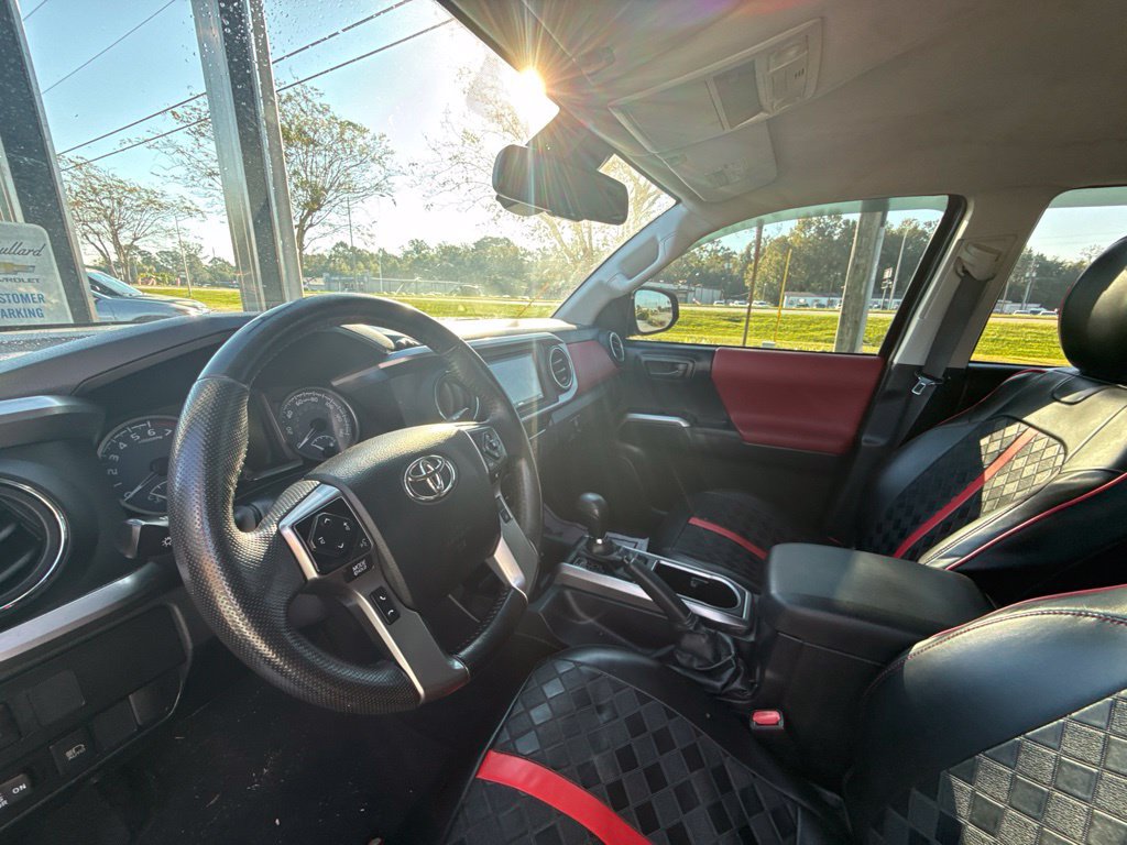 Used 2022 Toyota Tacoma SR5 w/ Technology Package RWD image 10