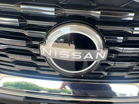 Used 2023 Nissan Rogue SL AWD/4WD image 31