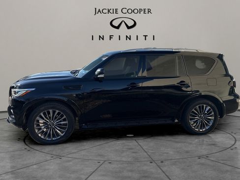 Certified 2018 INFINITI QX80 4WD w/ Deluxe Technology Package image 8