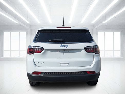 Used 2025 Jeep Compass Sport w/ Mopar Graphics Package image 4