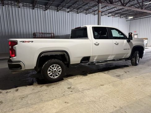 Used 2023 Chevrolet Silverado 2500 LT w/ Snow Plow Prep/Camper Package image 6