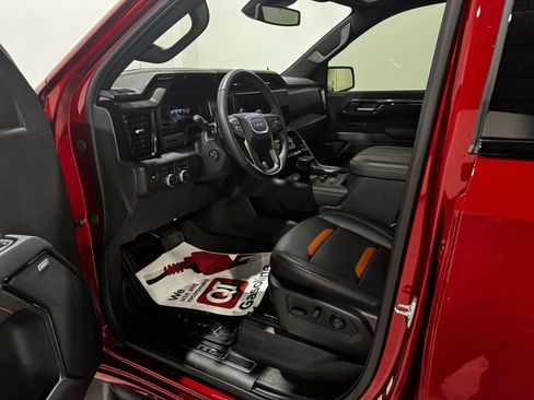 Used 2025 GMC Sierra 1500 AT4 w/ AT4 Premium Package AWD/4WD image 17