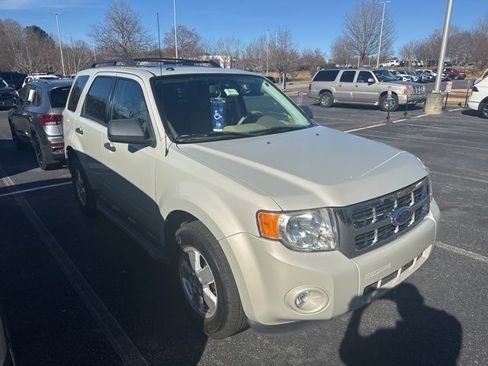 Used 2009 Ford Escape XLT image 4