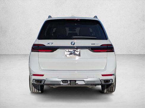 New 2026 BMW X7 xDrive40i w/ Premium Package image 7