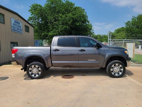 Used 2013 Toyota Tundra 2WD CrewMax w/ Tow Pkg image 2