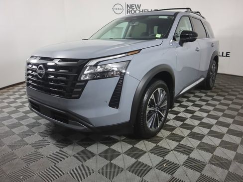 New 2026 Nissan Pathfinder Platinum AWD/4WD image 3