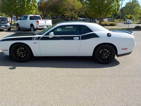 Used 2023 Dodge Challenger R/T Scat Pack w/ T/A Package RWD image 7