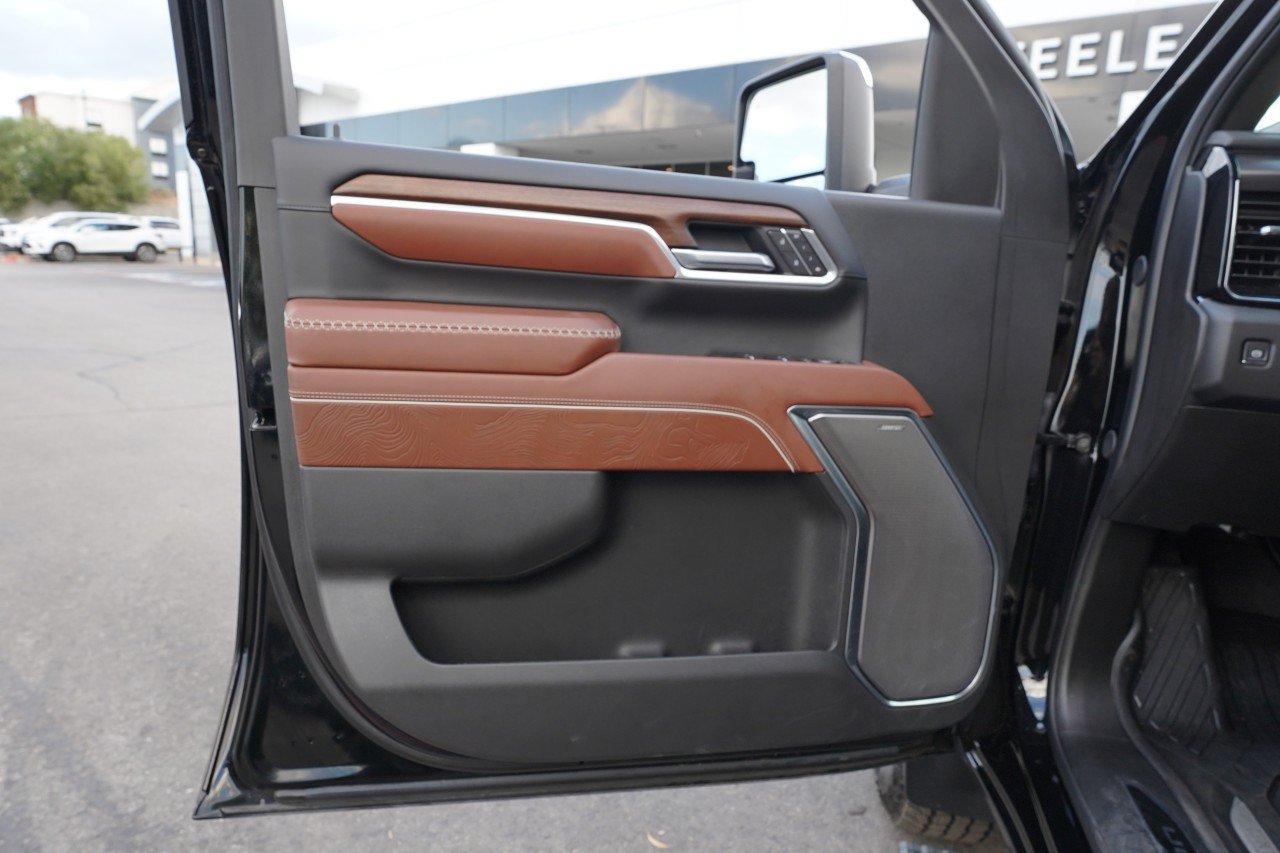 Used 2026 GMC Sierra 2500 Denali Ultimate w/ LPO, GMC Protection Package AWD/4WD image 19
