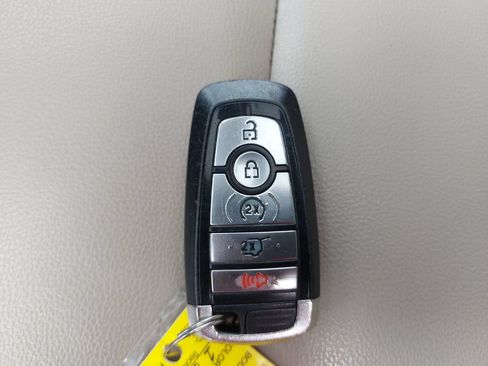 Used 2020 Ford Explorer XLT w/ Equipment Group 202A RWD image 37