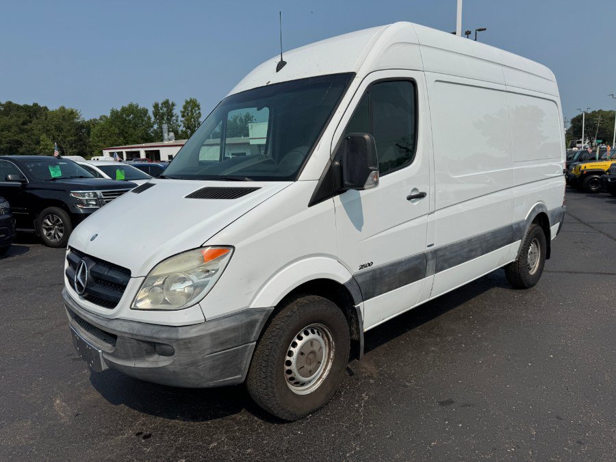 Used 2010 Mercedes-Benz Sprinter 2500 image 1