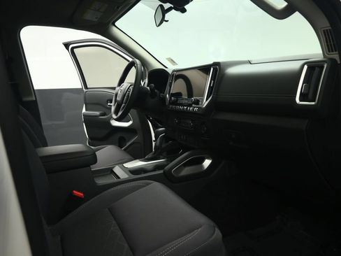 Used 2026 Nissan Frontier SV w/ SV Convenience Package RWD image 58