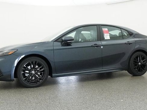 New 2026 Toyota Camry SE FWD image 18