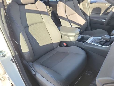 Used 2024 Toyota RAV4 SE image 19