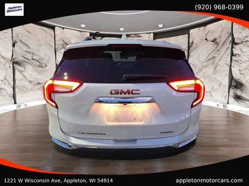 Used 2022 GMC Terrain SLT w/ Infotainment Package II image 8