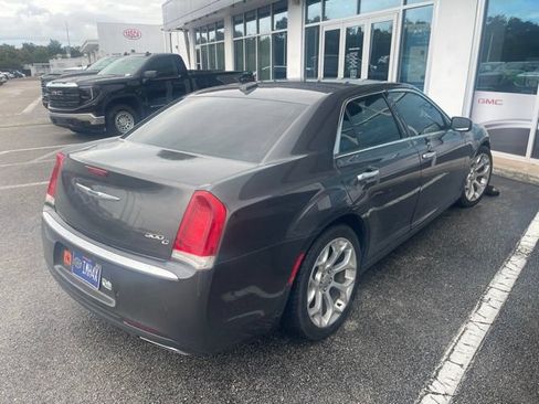 Used 2018 Chrysler 300 C w/ Safetytec Plus Group RWD image 3