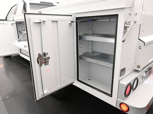 New 2025 Ford F350 XL w/ XL Chrome Package image 18