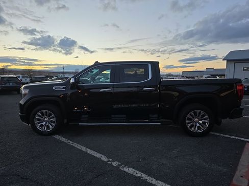 Used 2021 GMC Sierra 1500 Denali w/ Technology Package image 4