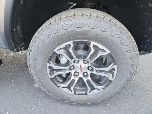 New 2025 GMC Canyon AT4 image 17