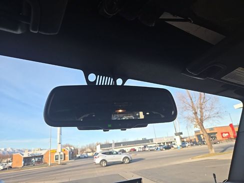 Used 2017 Jeep Wrangler Unlimited Rubicon image 19