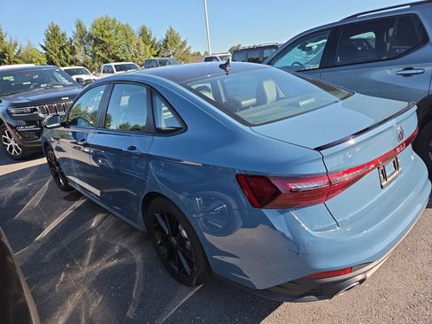 Used 2026 Volkswagen Jetta GLI Autobahn FWD image 10