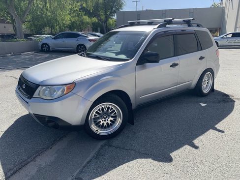 Used 2013 Subaru Forester 2.5X w/ Alloy Wheel Pkg AWD/4WD image 2