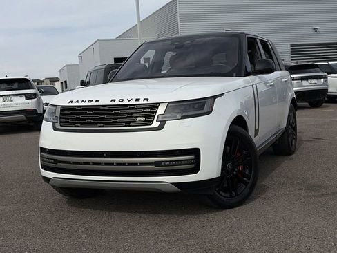 Used 2023 Land Rover Range Rover SE AWD/4WD image 3