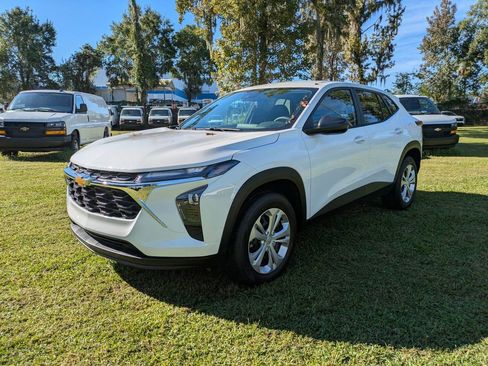 New 2026 Chevrolet Trax LS w/ Driver Confidence Package image 7