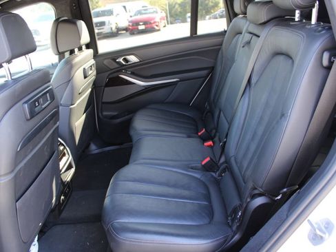Used 2021 BMW X7 M50i w/ Executive Package AWD/4WD image 22