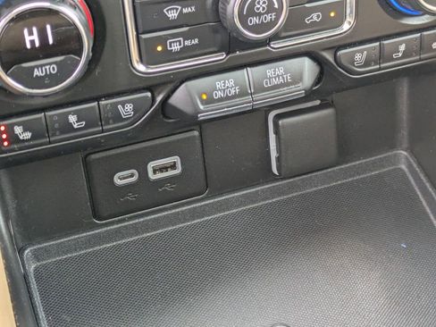 Used 2021 Chevrolet Tahoe Premier w/ Premium Package image 30