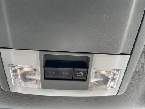 Used 2011 Ford F150 Lariat w/ Lariat Chrome Pkg AWD/4WD image 13