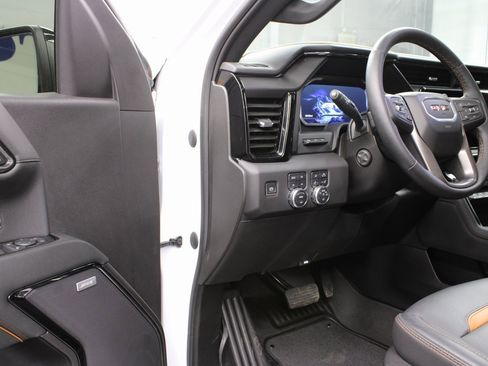 Used 2024 GMC Sierra 1500 AT4 w/ Technology Package image 60