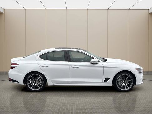 Used 2026 Genesis G70 2.5T Prestige image 6