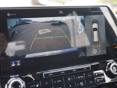 Used 2022 Toyota Highlander Limited image 30