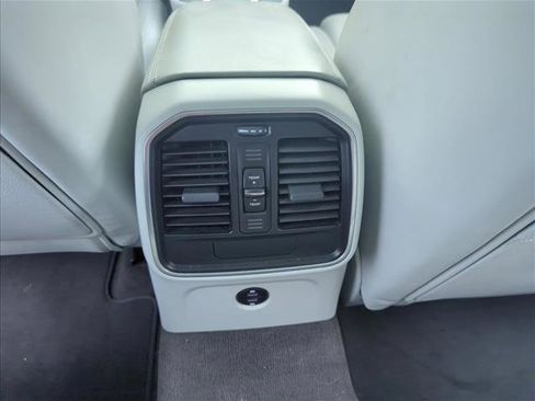 Used 2020 Porsche Macan Turbo image 21