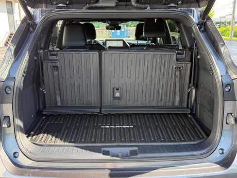Used 2023 Toyota Highlander XSE AWD/4WD image 5