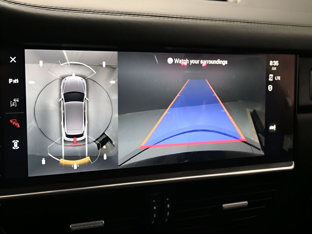 Certified 2022 Porsche Cayenne Turbo S AWD/4WD image 17