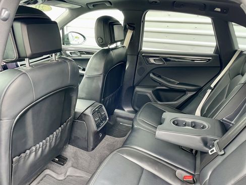 Used 2023 Porsche Macan S w/ Premium Package Plus image 30