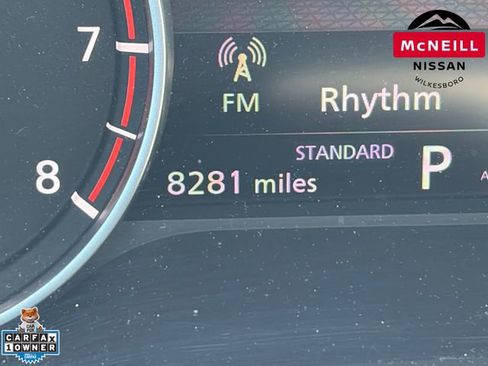 Used 2025 Nissan Rogue SV FWD image 24