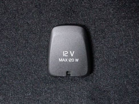 Certified 2025 Volvo XC90 B6 Plus w/ Protection Package Premier image 34