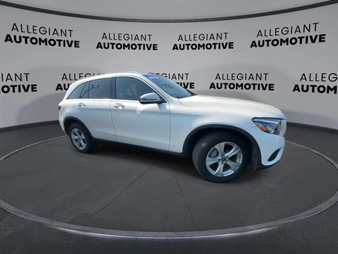 Used 2018 Mercedes-Benz GLC 300 4MATIC image 11