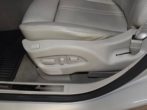 Used 2011 Cadillac SRX Performance FWD image 29