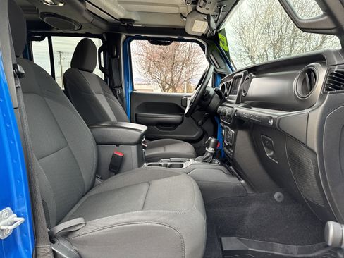 Used 2023 Jeep Wrangler Unlimited Sport image 20