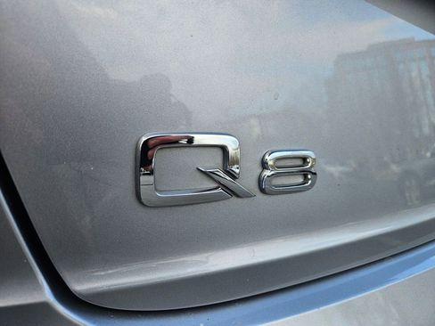 Used 2021 Audi Q8 Prestige w/ Prestige Package image 12