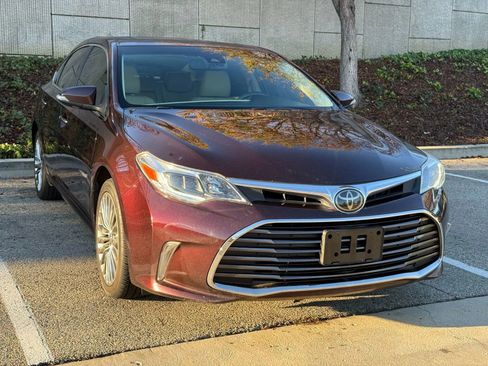 Used 2016 Toyota Avalon Limited image 5