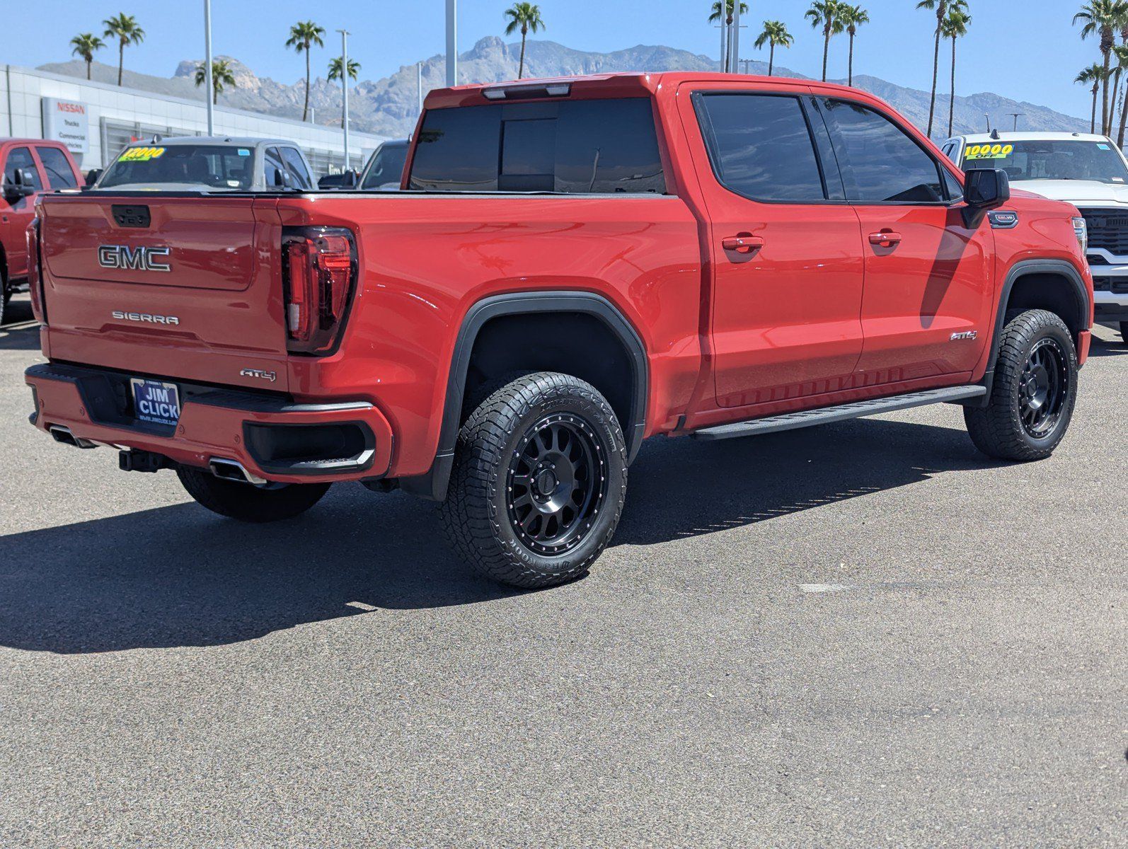 Used 2022 GMC Sierra 1500 AT4 w/ AT4 Premium Package AWD/4WD image 2