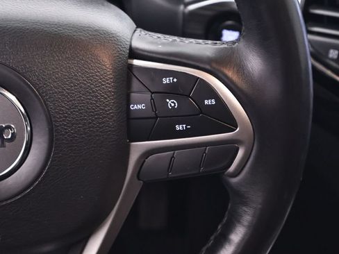 Used 2020 Jeep Grand Cherokee Altitude AWD/4WD image 23