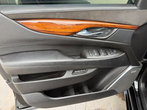 Used 2015 Cadillac Escalade Premium RWD image 11