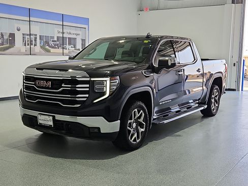 Used 2023 GMC Sierra 1500 SLT AWD/4WD image 4